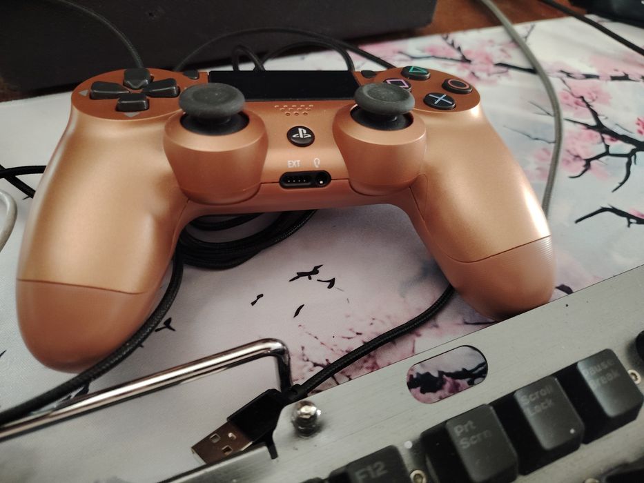 DualShock 4 v2 Геймпад PS4 (Бронза)  1:1