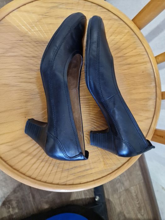 Туфли кожанные 40 размер черные