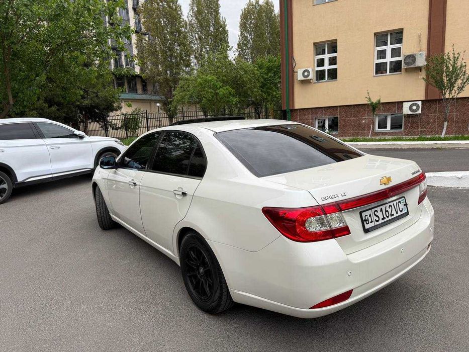 Chevrolet Epica 2011 — 2
