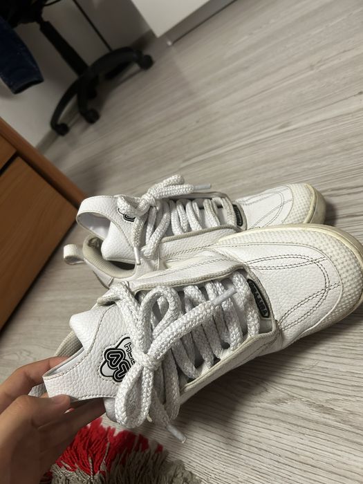 lv skates.