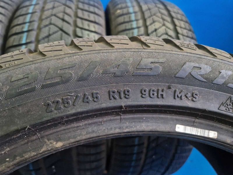 4 Pirelli R19 225/45
зимни гуми DOT2619