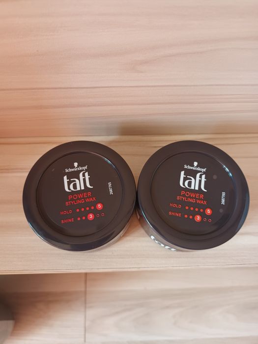 2 броя стилизираща вакса за коса Taft Power 5.Двата броя 4 евро.
