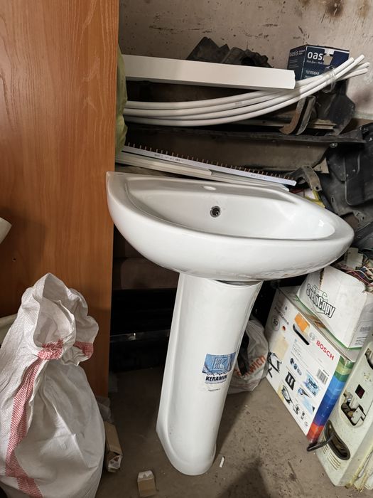 Продам раковину тюльпан ноавый