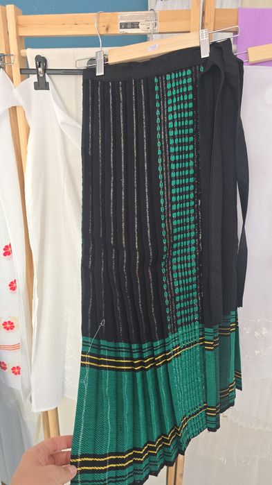 Fota noua țesuta manual