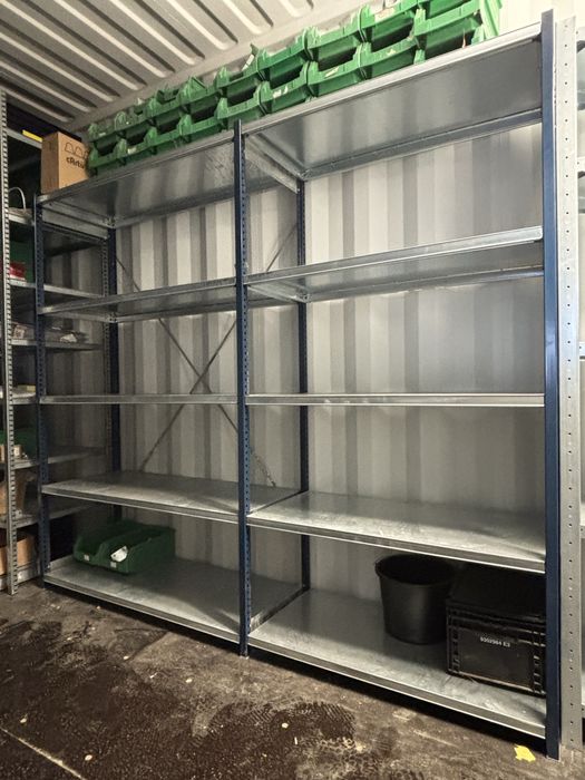 Rafturi cu polite zincate