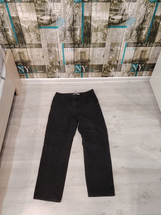 Продам джинсы чёрные.