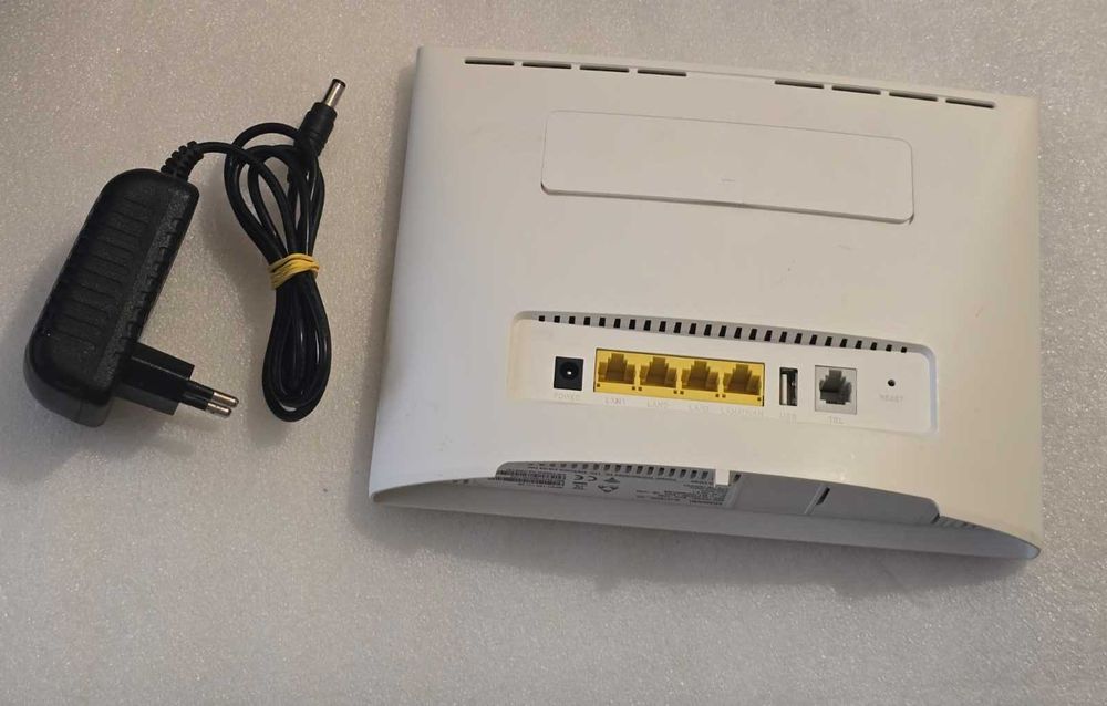 Modem (Router) Wireless 4G+ Huawei B525s-23a LTE Cat6 300Mbps Dual-Band AC1600 Liber de Rețea