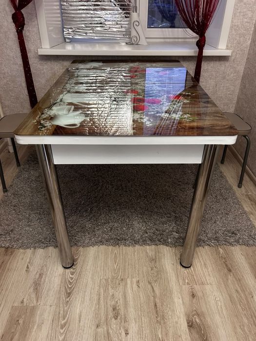 Стол кухонный. 30 000