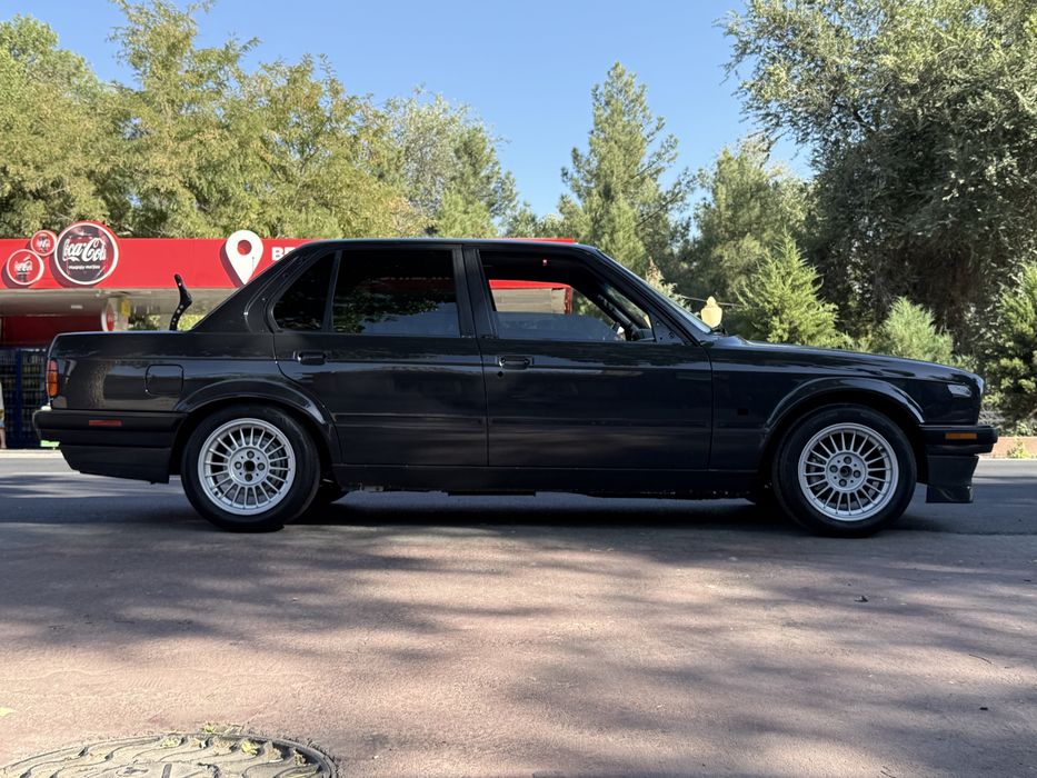 Продам bmw e30  рестайлинг