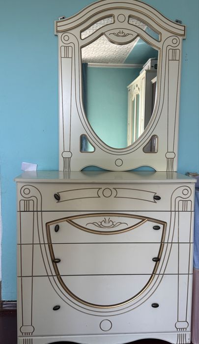 Спальный гарнитур