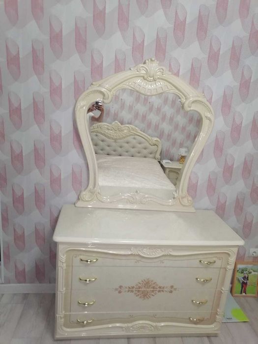 Продажа спальной гарнитуры