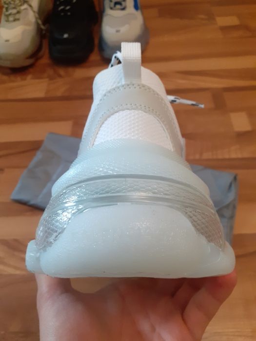 Balenciaga triple s clear white