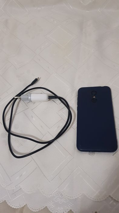 Телефон Xiaomi Redmi 5+