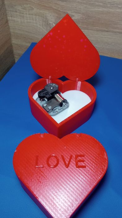 Музыкальная шкатулка. Подарок девушке. День рождения. Девушка. Любовь.