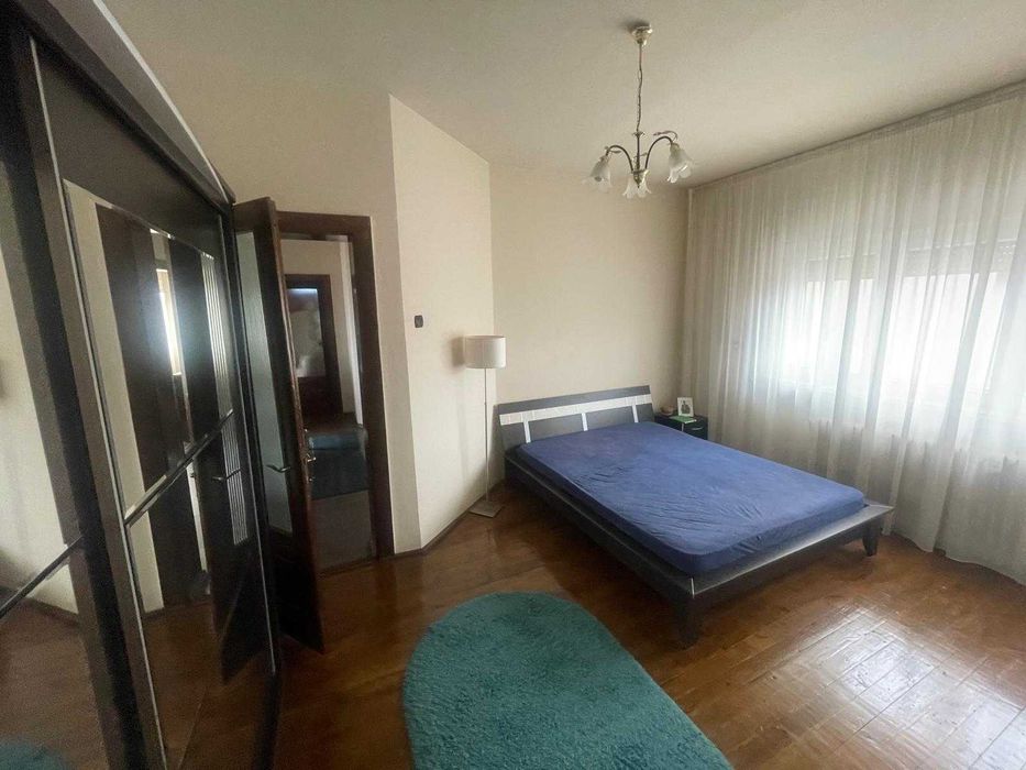 Apartament 3 camere, loc parcare in curte, spatiu verde,P-ta Izvoare.