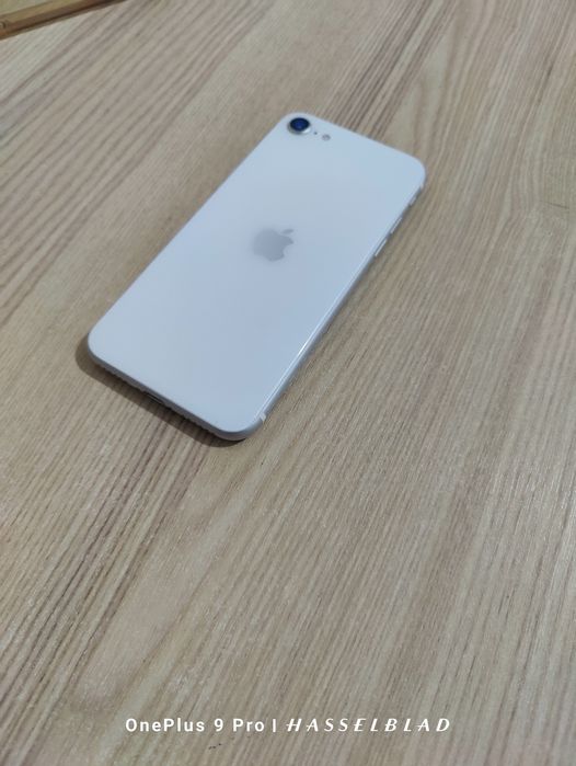 iPhone SE 2020 64гб в идеальном состоянии