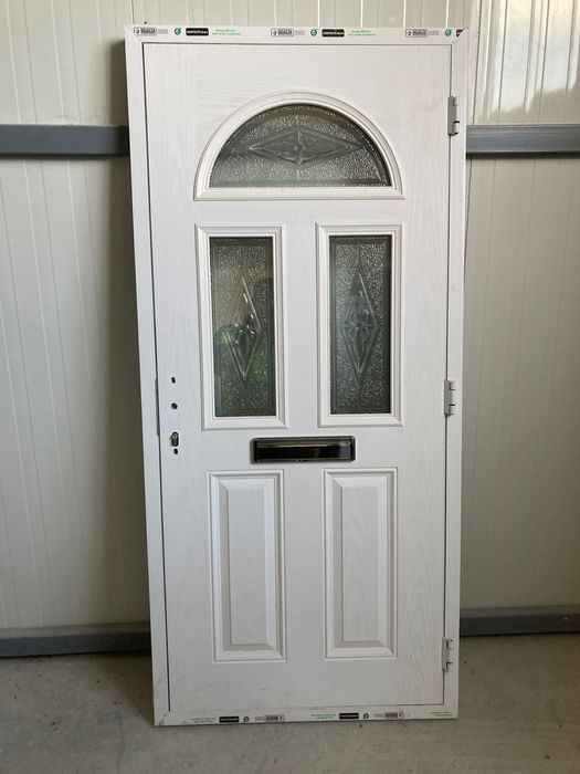 Входна ПВС Врата