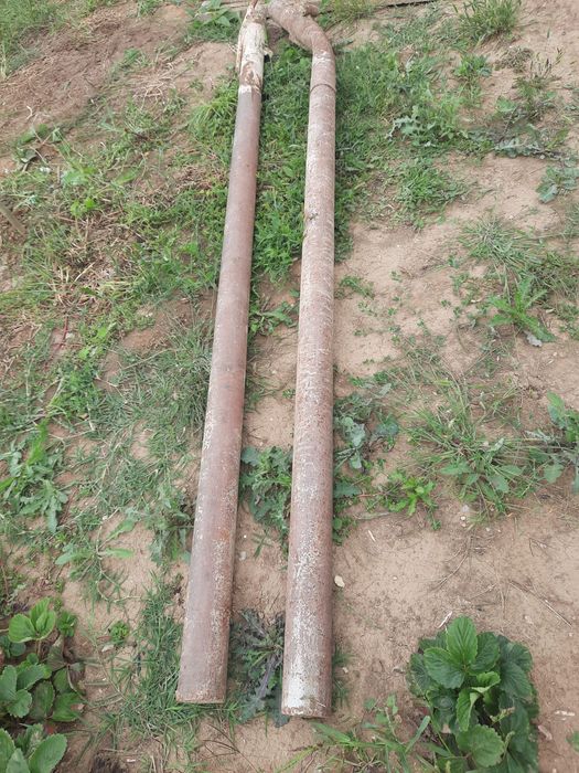 Stâlpi teava , înălțime 2.6  m , 110 ron total amândoi