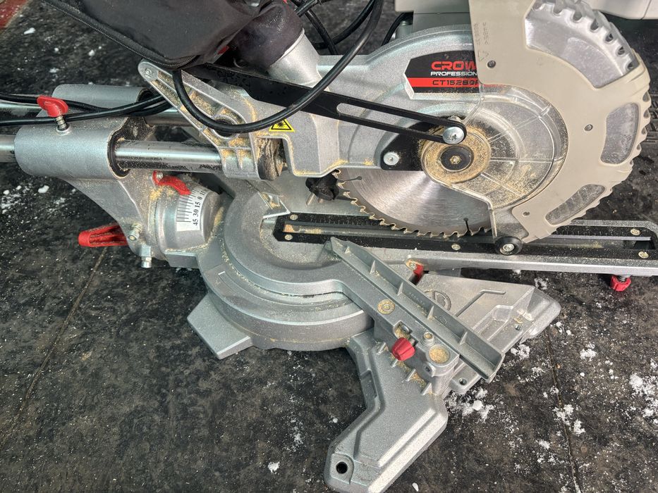 Пила торцовочная Crown