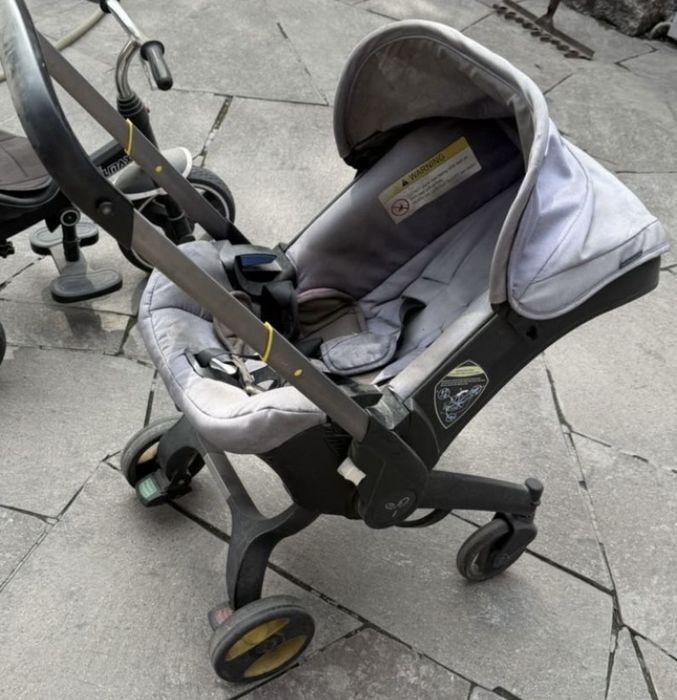 Продам Детскую Коляску . Детская Коляска