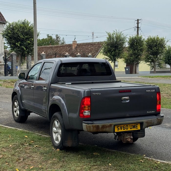 Dezmembrez dezmembrari toyota hilux 2010