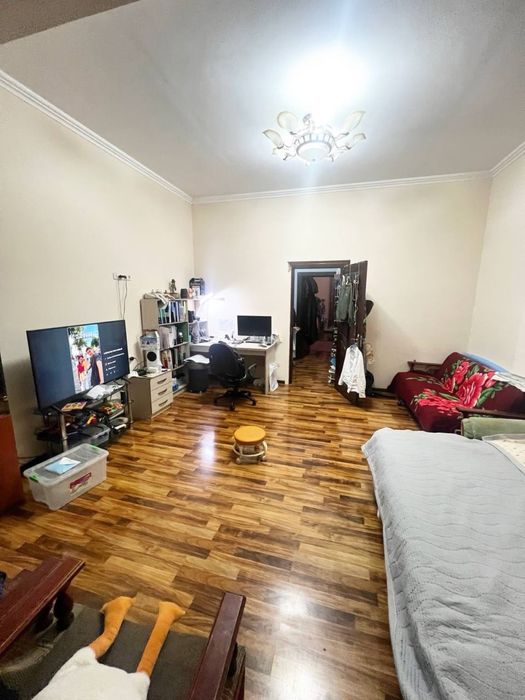 Tezda 2 xonalik 1 qavatda sotiladi