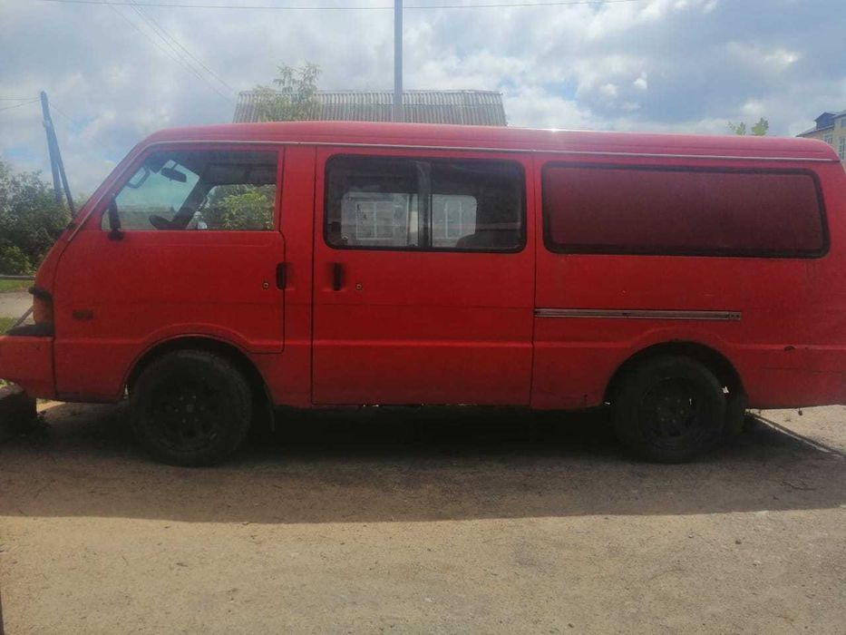 Продам машину Мазда бонго