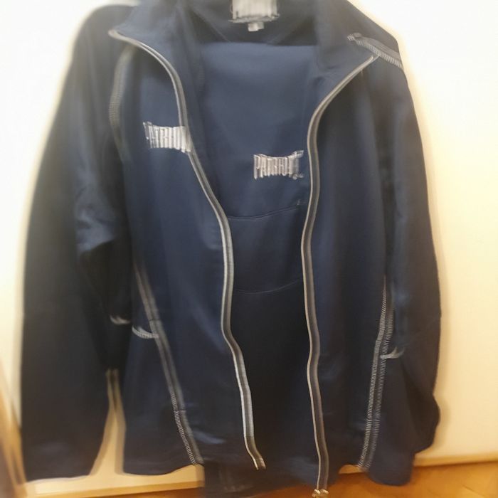 Продавам анцузи, спортни екипи ,тениски