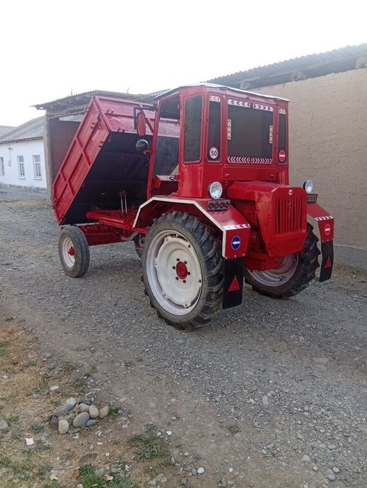 Т 16 трактори сотилади