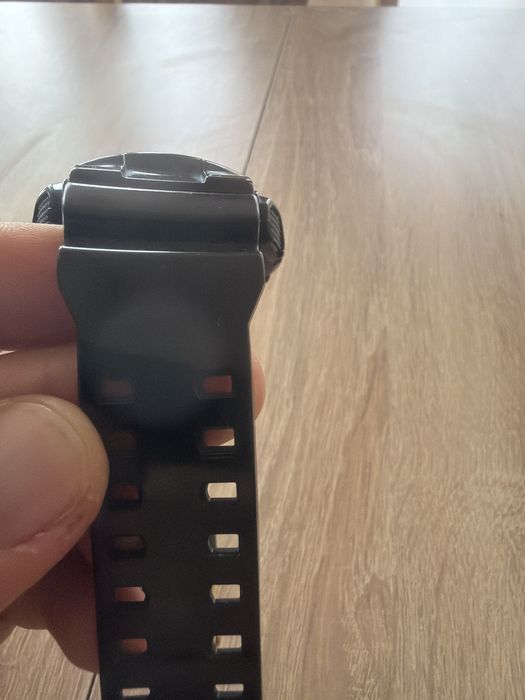 Продавам часовник  casio g shock