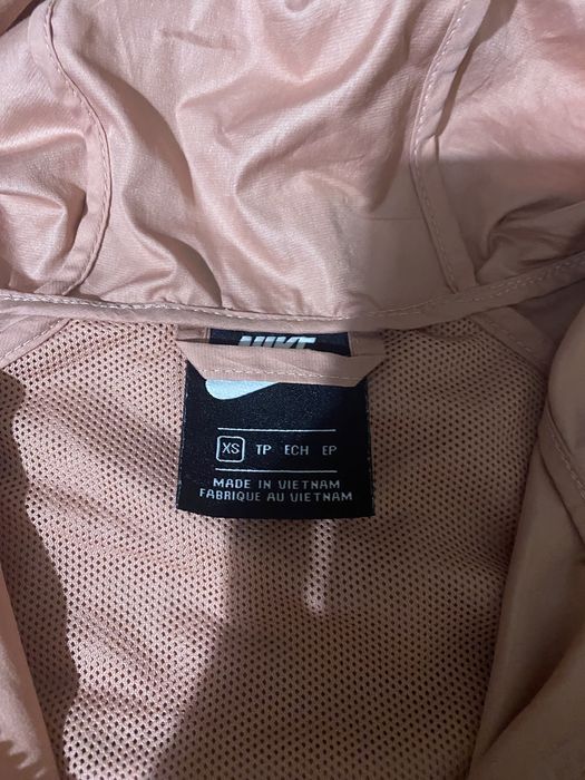 Nike Women's Sportswear Windrunner Jacket ветровка