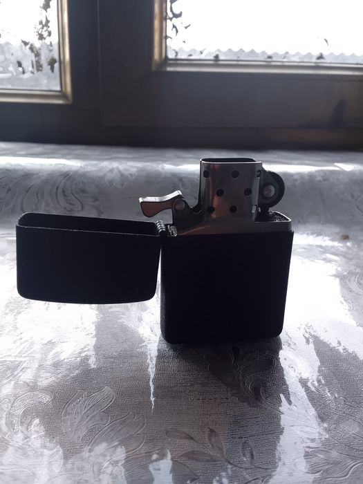 Продам зажигалку зиппо
