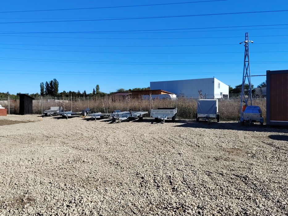 Remorci auto  de închiriat