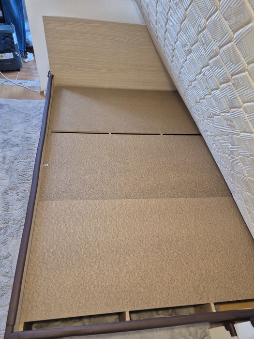 Pat 140x190 folosit ocazional