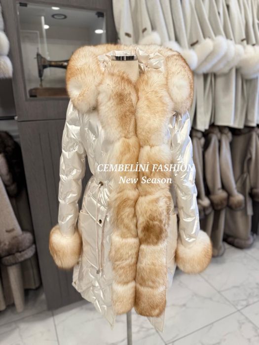 Parka cu blana naturala de vulpe, marimi XS, S si M.