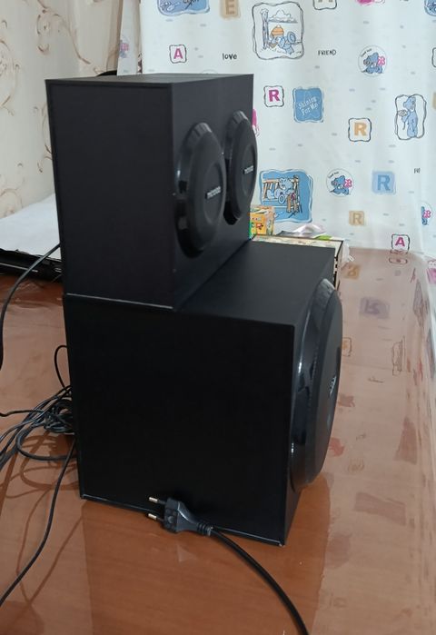 Продаю колонки Microlab M-110 в черном корпусе