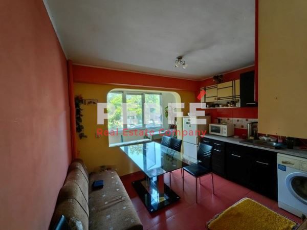 Продава се Тристаен апартамент в Бургас, Изгрев - 87 кв.м за 1552 €/кв.м - Снимка #1