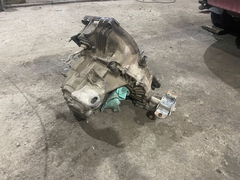 продам каробку от 2110 в хорошем состояний