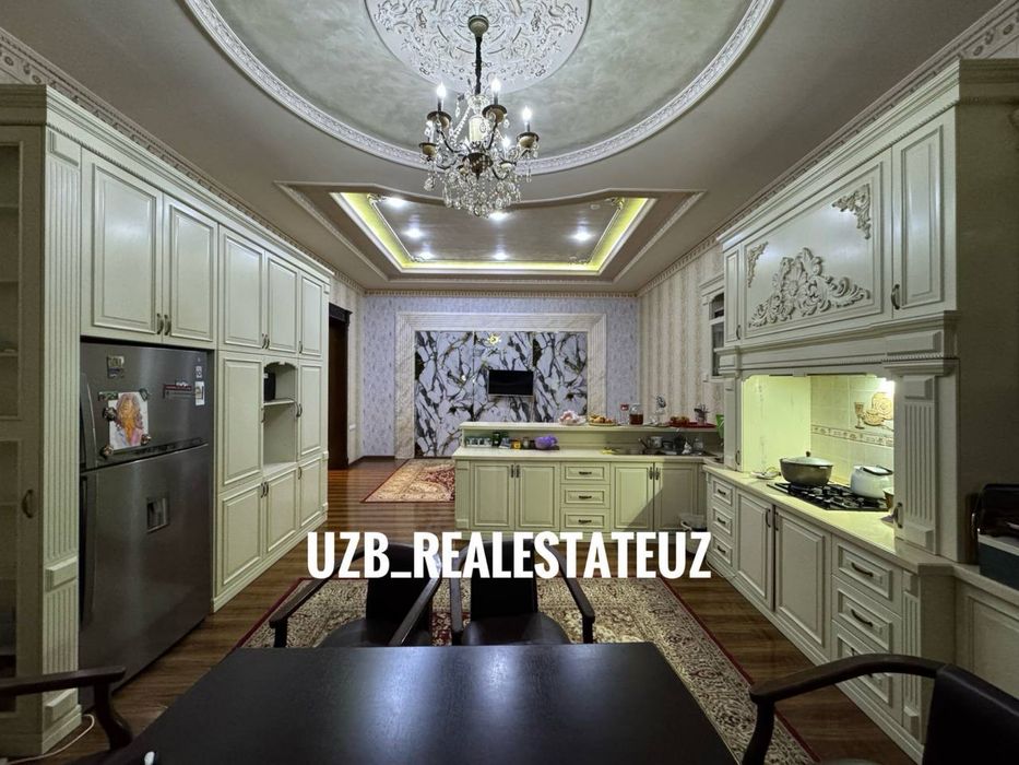 Ор-р: Тапоич, Чинор махалла Продается Евро Дом 8.соток!!! 1000м2