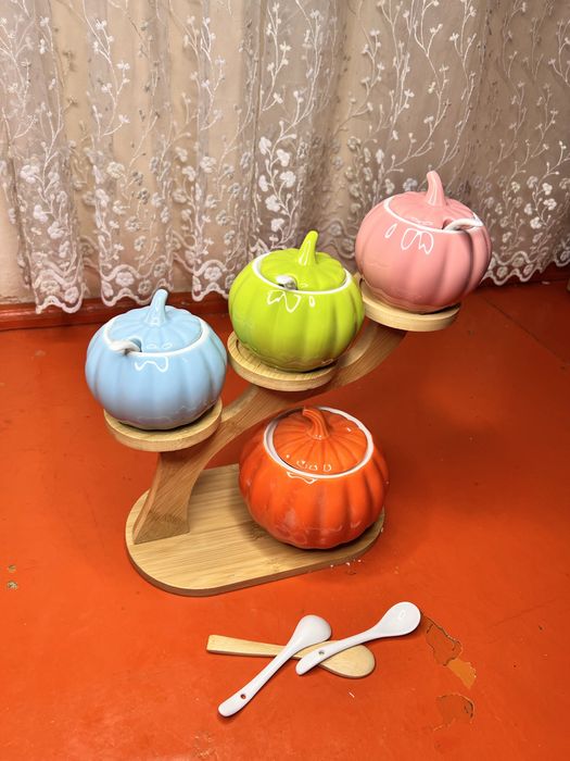 Бытовая банка для приправ