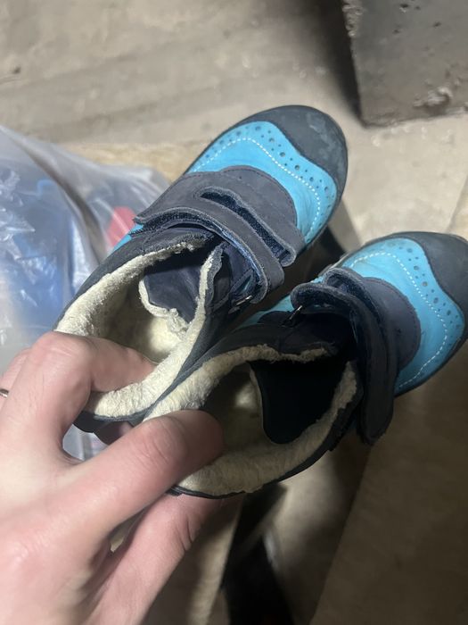 Продам зимние детские ботинки