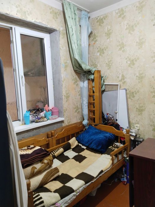 Продам  2 комнатную квартиру 4 этаж ттз1