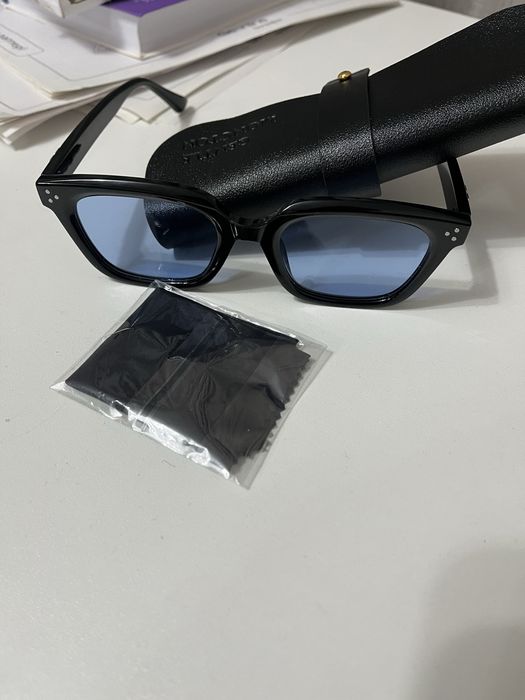 Очки с голубыми линзами