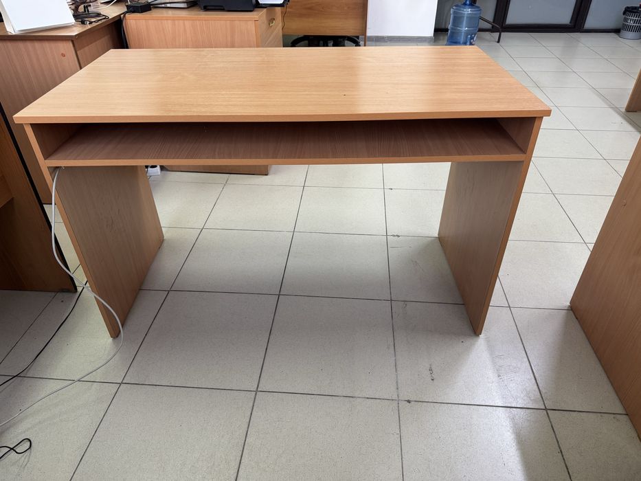 Продаю офисные столы