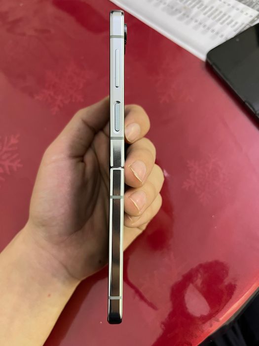 Samsung Galaxy Flip5