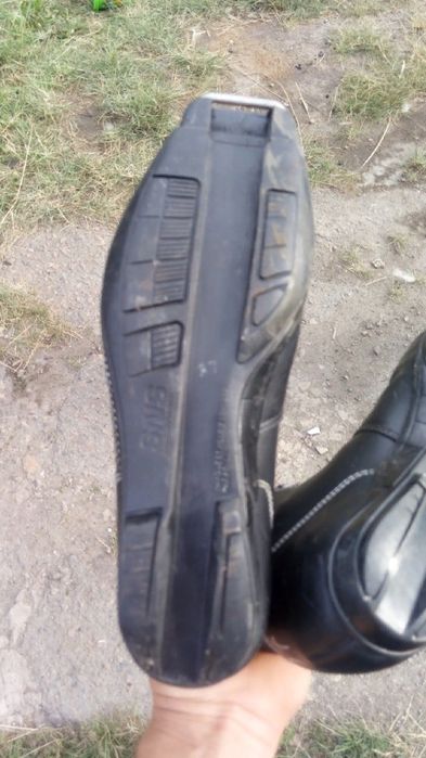 продам лыжные ботинки 37 размер