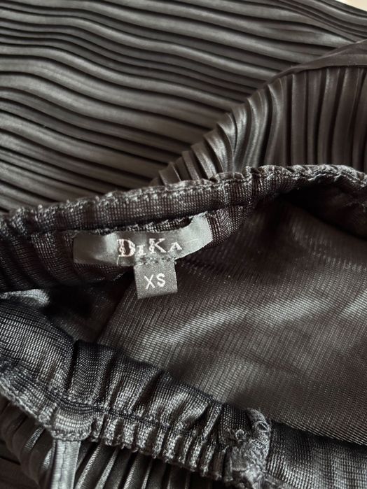 Черна рокля Dika