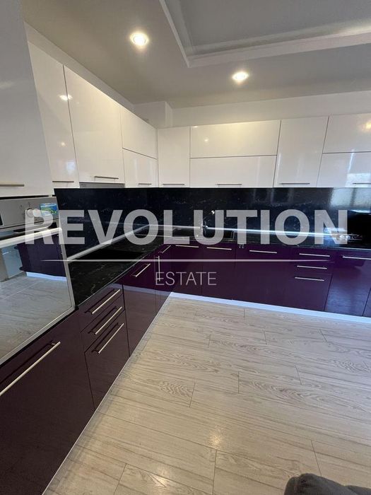 Дава се под наем Тристаен апартамент в Варна, Възраждане 2 - 87 кв.м за 550 € - Снимка #6