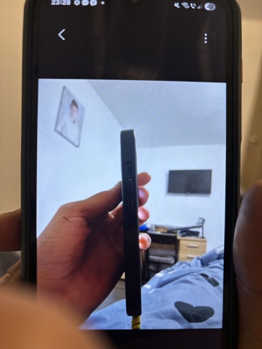 Vand iphone 15 simplu urgent
