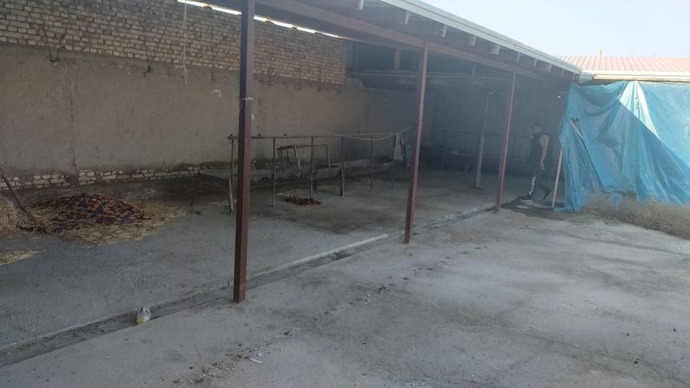 Galosiyoga rabotqozi qishloğida 8 sotixli uchastka sotiladi .